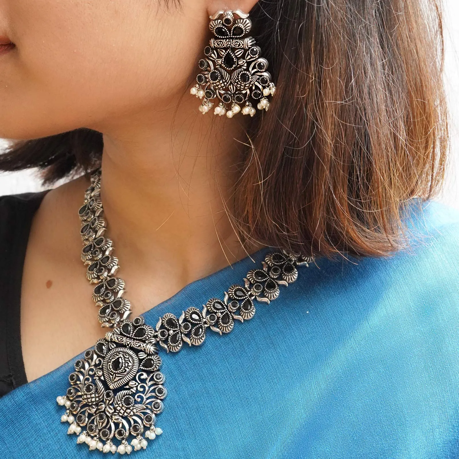 TEEJH Vaidehi Black Stone Necklace Set For Women